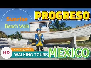 A walk on the beach in Progreso. Un paseo por la playa de Progreso