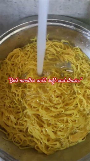 "Easy & Quick: Hakka Noodles Recipe in 5 Steps!"#hakkanoodles #hakkanoodlesrecipe