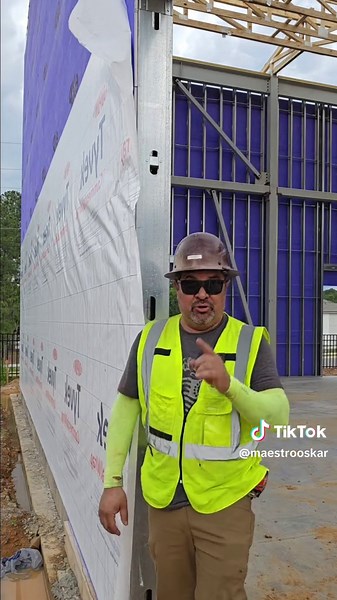 Sabías para que se usa el tyvek? No siempre sabemos el por qué de el uso de diferentes materiales en construcción. #construcción #framingconstruccion #framing #tyvek #construccion