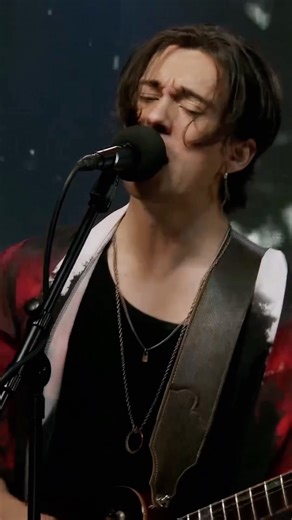 Christopher Kenji - One-Way Mirror (Live from Seattle)