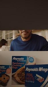 3.8K views · 18 reactions | ️Make family dinners a breeze! Our oven-safe, non-stick Reynolds Kitchens® Parchment Cooking Bags help you cook full meals for 4, like Smoky Sweet Salmon or Chicken Fajitas. Everything cooks inside the bag, so no more scrubbing pans. Perfect for busy nights and happy families! ‍‍‍✨ | Reynolds Brands | Facebook