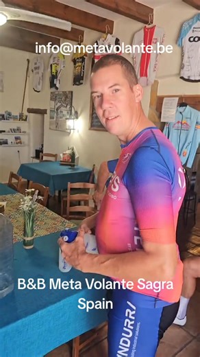 GEWELDIGE BENDE OP FIETS VAKANTIE🇪🇦🌞🥳 B&B Meta Volante | B&B Meta Volante en Bar