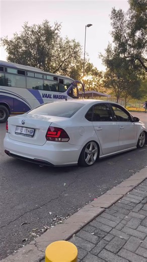 Static Electricity in Spray Painting Motor Cars