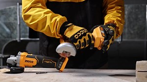 NEW ARRIVAL - The INGCO 20V Mini Cut Off Saw (CAGLI7601) This compact powerhouse delivers exceptional performance for your cutting needs. With a voltage of 20V and a no-load speed of 19500rpm, it effortlessly slices through materials with ease. The 76mm (3") disc diameter and left disc location ensure accurate cuts in tight spaces. Includes: - 4x abrasive metal Cutting Discs - 2x abrasive metal Grinding Discs - 1x Wet Diamond Disc - 1x Hex Key Upgrade your workshop with the INGCO 20V Mini Cut Of