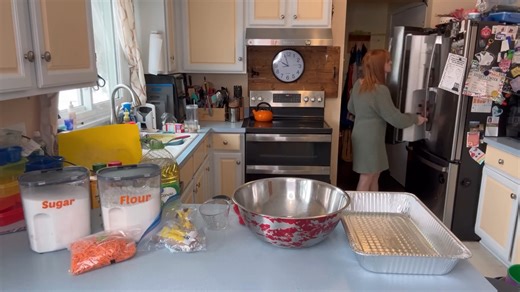 62K views · 927 reactions | Tuesday Tutorial: Carrot Cake! 凌 A deliciously sweet treat perfect for any occasion! Who else loves a classic homemade carrot cake? ✨ Drop a 凌 if you're a fan! #DoughertyDozen #TuesdayTutorial #BakingFun #CarrotCake #WelcomeToTheChaos 拾 | Dougherty Dozen | Facebook