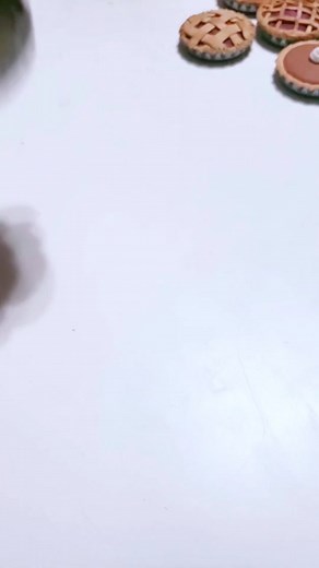 Making little fruit pies! I find these delightful to make and of course that means I gotta give them to dragons! Also, we are having a 20% off sale on select sculptures on our website and our Etsy - claymoresculptures.etsy.com #polymerclaytutorial #polymerclay #process #processvideo #polymerclayfood #pie #miniature #miniaturefood