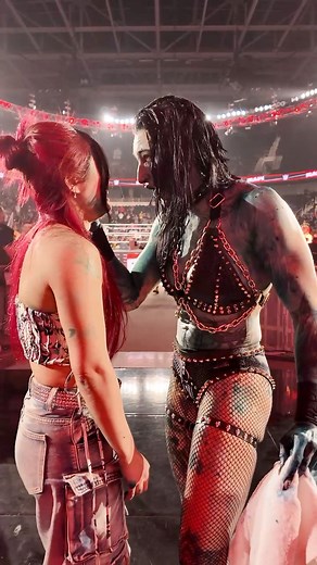 Rhiyo 🥹💜 #WWERaw | WWE Deutschland
