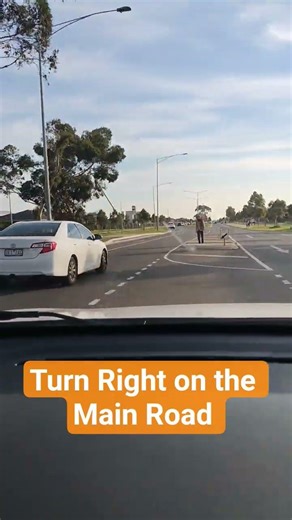 How to turn Right on the main road