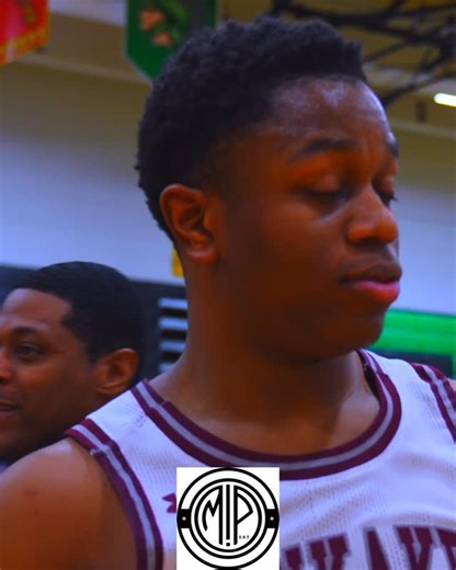 D’Ante Lewis|Sports Reporter🎤 | Full 🏀game recap in bio 🆙 🔝 Kankakee defeats Mt. Carmel @solo_dolo_third caught 🔥 @myair.thomp_4 @lincolnwilliamss was rolling 😤 #mptv... | Instagram