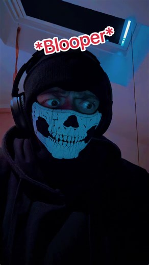 Do I know what to post? No... So you get a random Blooper from the drafts 🤣💚 #masktok #booktok #codcosplayer #cosplay #maskedmen