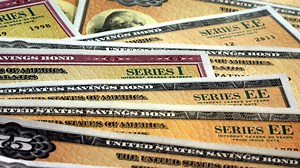 US 10 Year Bond Auction Gets Solid Foreign Demand; Stocks Hold Gains