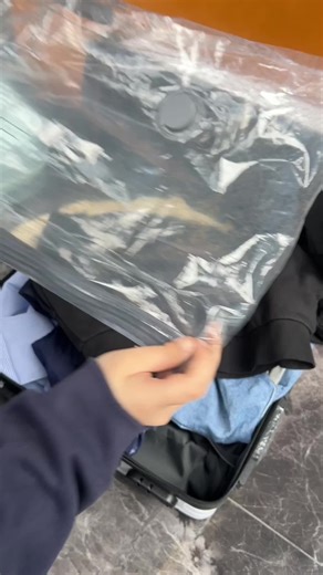 Ultimate Packing Hacks: Close Suitcases Easily