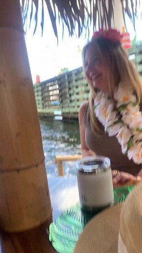 #cruisintikismiami #visitmiami #miami #charters #miamiairport #tiki #tikiboat #miamiboatlife #miamibeach #miamilife #miamitour cruisintikismiami.com