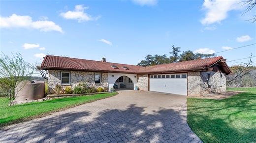  COMING SOON  3008 Vista Ln, Marble Falls, TX 3 bed | 2 1/2 bath...