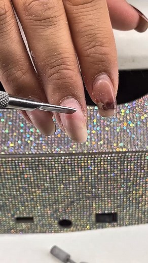Do you see this! 😳 Air bubbles might look small — but they cause BIG problems! Clients: If you see bubbles under your nails, speak up! Nail techs: Take the time to check, fix, and explain what’s happening. This small detail separates average work from professional results 💅 air bubbles in acrylic nails • gel x nail tips • nail tech education • nail care awareness • nail training • salon client education • healthy nail habits • professional nail prep #ChulaVistaNailTech #SanDiegoNails #NailEduc
