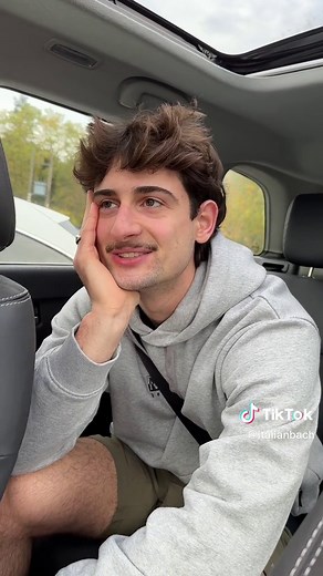 Italian Bach Discovers Singing Talent After 100 Comments