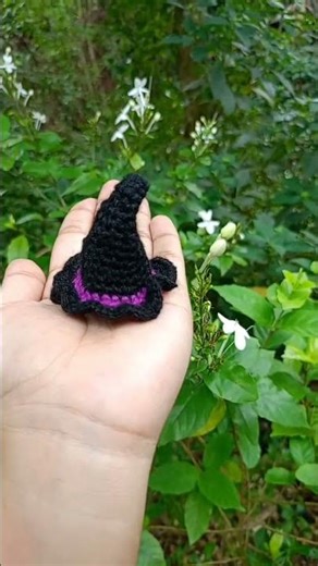 Day 2 of crochet series 🧶 crochet witch hat for Halloween 🎃🧙‍♀️ ... #diy #diycrochet #halloween2025