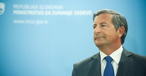 Erjavec pogorel na sodišču, umakniti bo moral pralni stroj