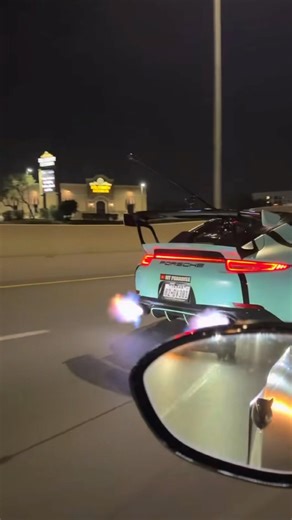 Crazy Porsche 911 Exhaust Flames