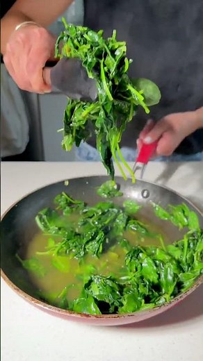 Tallarines verdes (Peruvian Green Spaghetti) | Cravings Journal