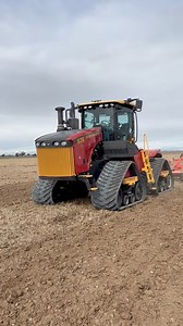 #VersatileAg #DeltaTrack #FarmEquipmentUSA #FarmEquipment #Tractor Farm Equipment USA Versatile-Ag Dallen Stelly | Farm Equipment USA