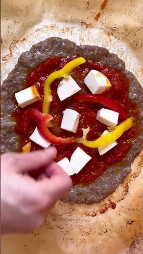 How to make gluten-free pizza using a sausage crust