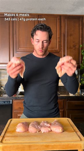Adam Wolfe | Fitness on Instagram: "Simple Bourbon Chicken Prep | Ingredients ↓ 343 cals 47 protein 2g fat 37g carbs This makes 6 meals: 2.6 lb chicken 1/2 tbsp salt, pep, onion & garlic powder 1/2 tsp ground ginger Red pepper flakes for desired heat Half cup zero sugar bbq sauce 1/4 cup low sodium soy 1 tbsp apple cider vinegar Add some bourbon if you want, I didn’t have any 250g jasmine rice (dry) Green onions Some broccoli would go great with this as a low cal filler to enhance the dish or an