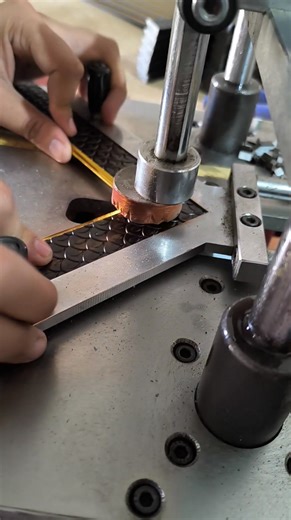 Photo frame joint machine picture frame pinning machine #reels #parasharphotoframing #photoframing #photoframe #pictureframe #photo #picture #photoframes #photoframemaking #photoframegifts #framecutters #framepinner #framework #frames #framing #framejoint #framecutting #flexipin #flexigun #frame #framecuttingmachine | Parashar Photo Framing And Art Gallery