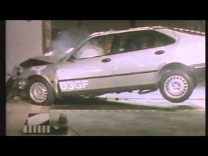 Crash test Saab 900 1997