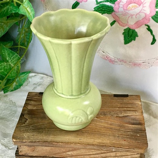 Vintage Red Wing Pottery Vase USA 947 Pastel Green Ceramic Vase | Art Deco Style | Mid Century Home Decor | Country Farmhouse Decor - Etsy