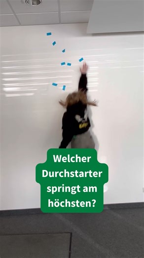 Weinmann Aach Durchstarter on Instagram: "Können wir Lea als Sieger durchgehen lassen? 😂 #weinmannaach #ausbildung #stickynotechallenge"
