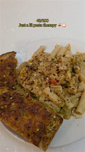 Easy pasta and garlic bread recipe you’ll want every night 🤤✨