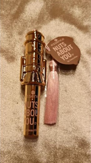 Nuts about you essence Lip Beautifier #limitededition #drogerieneuheiten #makeup #haul #rossmann