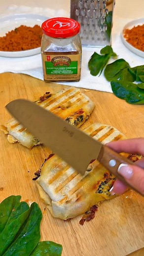 💍 CREAMY “MARRY ME” CHICKEN PANINIS ↓ ✅ SAVE & FOLLOW @fitfoodiestasia for more healthy easy recipes! My high protein cookbook (with OVER 170 easy recipes) is linked on my profile page‼️ • My bf and I just moved into a new home together, so naturally, the first dinner I made in the new kitchen HAD to be something “Marry Me” style — a) because that sauce is just DIVINE, & b) because, well, I’m trying to get that ring! 👀 So if you’re trying to impress someone you love — or, you just want a super
