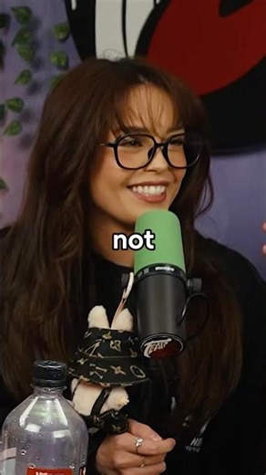 Valkyrae Explains How Girls Work 👀