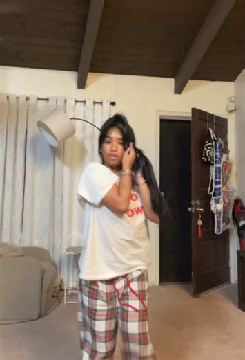 My grandma used to sing this song all da timeeeeee whole time it’s high frequency?!