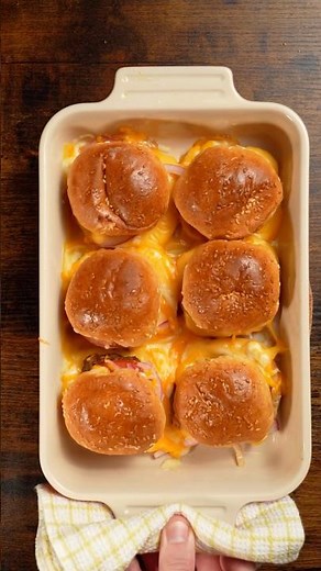 Easy Cheesy Mini Burgers #recipe #burger