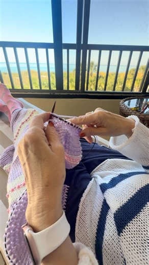 Candylou Watson | Baby Blanket Knitting Patterns on Instagram: "Saying goodbye to my first Twinkle Toes with a pet and a squish 🤗 ✂️Project: Twinkle Toes free pattern on ravelry, just type this into your browser to find the link: smart.bio/candyloucreations 🧶Yarn: #ilovethisyarn by @hobbylobby in Orchid, Ivory and Metallic Pink #babyblanket #babyblanketknittingpattern #knittingpattern #twinkletoesbabyblanket"