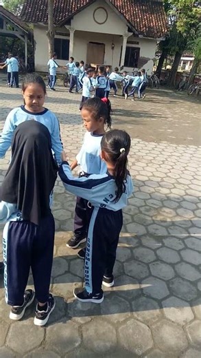 Elementary School Children's Games to Train Children's Motor and Social Skills