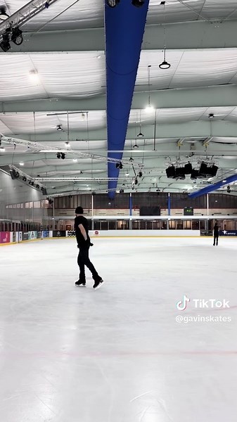 So much work to do to get my loop jump looking nice but I was buzzing today coz this is the first time I’ve been able to do it from a backwards crossover entry and not a forward inside three turn 🥹🙏🏻🤍⛸️ #figureskating #figureskatingtiktok #iceskatingtiktok #figureskater #skating #skatingtiktok #adultfigureskater #adultsskatetoo #over40skater