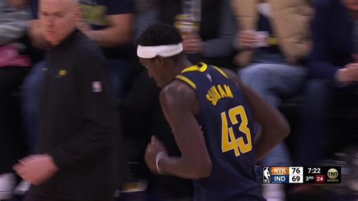 Pascal Siakam drops the jumper