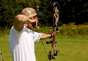 Review: Hoyt Carbon Defiant Bow (plus Video) - AllOutdoor.com
