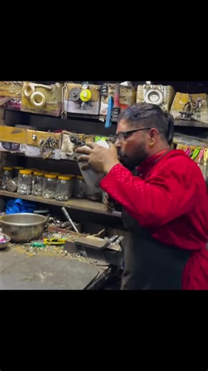 Indian Craftsmen Revive Old Pots and Pans