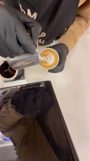 COFFEE LATTE ART 6 stuck tulip #shorts #viralshorts #viralvideo #ytshorts #tulip #coffee