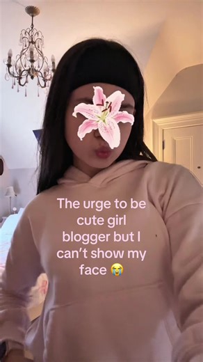 Help a girl out ig 🤷‍♀️ | Ugh I wish 😩 #girlblogger #2009 #babypink #deer #relateable