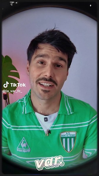 🤩 Nouvel épisode demain ! 💚 50 ans. Une légende. Un peuple. Les Verts. Pour les 50 ans de l’épopée de 76 de l’AS Saint-Etienne, on a donné la parole @denischaumier , ancien rédac’ chef de L’Équipe, France Football et auteur de « Verts 76 : les joueurs racontent leur légende ». 🎥 Demain 18h. #ASSE #Verts76 #PeupleVert #SaintEtienne