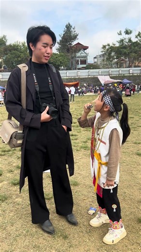 Thought I'd met a foreigner, and this is what happened. #funny #comedy #childrensfun #playingwith...