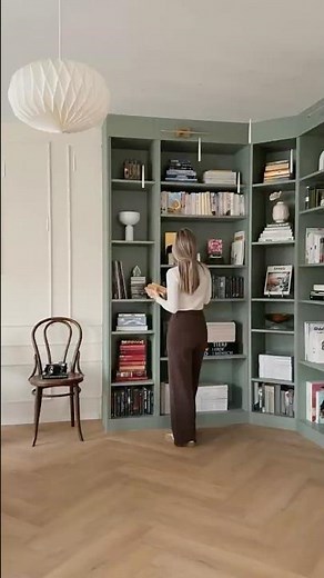 DIY built-in bookcase 📚