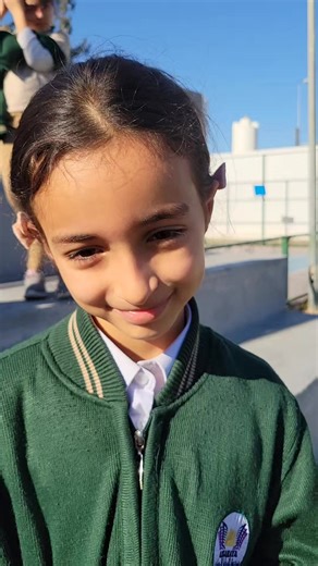 صوت شجرة وكرسي: ترجمة عربية