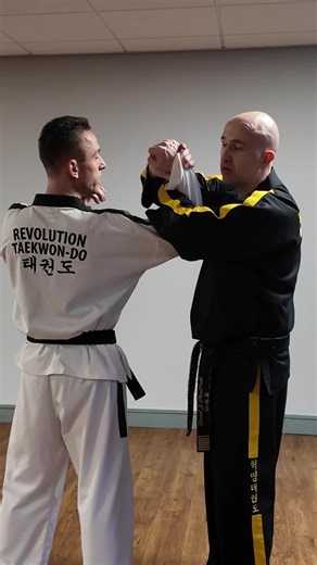 Quick Lock & Control #selfdefence #blackbeltbarrister